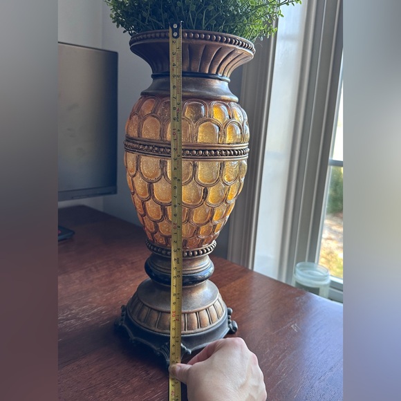 Medievalcore Decorative Vase - Picture 2 of 3